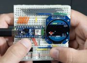 Arduino Nano ESP32 handheld console with round color display