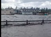 Flash Flooding at Grand Canyon South Rim Requires Over 100 Evacuations.