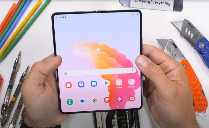 Galaxy Z Fold5 durability test