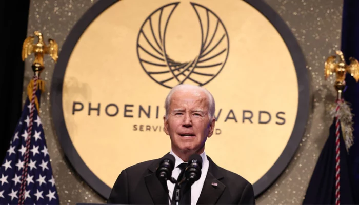 Biden criticizes Republicans for a possible government shutdown and political division; hails Harris as a “freedom fighter”