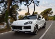 New Porsche Cayenne S E-Hybrid SUV gets official (Video)