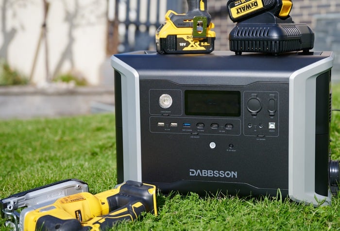 Dabbsson DBS2300 portable power station 2,200W, 2,330Wh