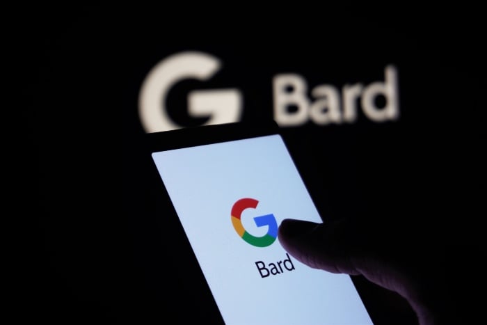 How is Google Bard different from other AI language models?