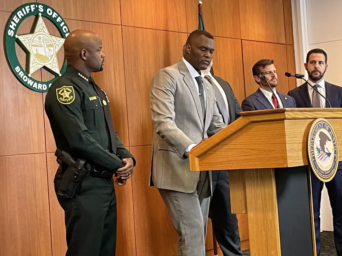 Broward Sheriff Deputy Arrested Find the Viral Info