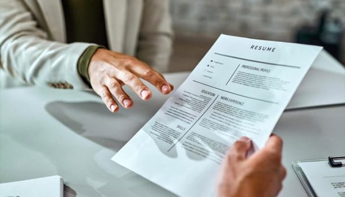 How to Create an ATS-friendly Resume in 2024