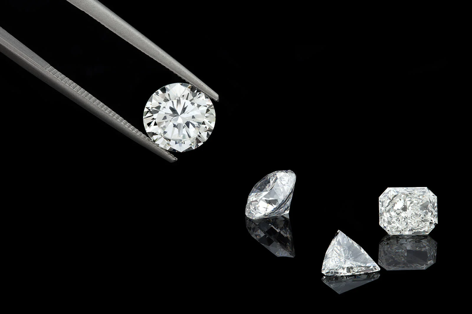 Key Considerations When Buying and Selling Diamonds