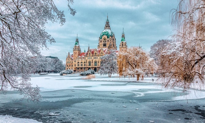 9 Tips for Planning a Charming Winter Proposal in Hannover