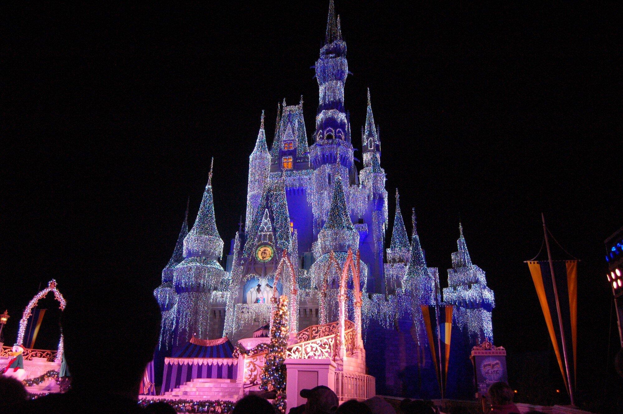 5 Ways to Make Your Disney Family Holiday Magical