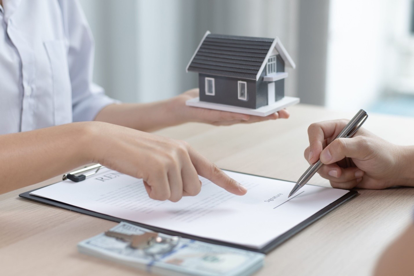 Banking on Your Home: Choosing the Right Lender for Your Mortgage