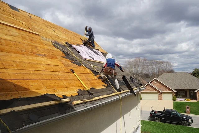 Why Hiring Professional Roof Repair Experts in Milton is Worth It