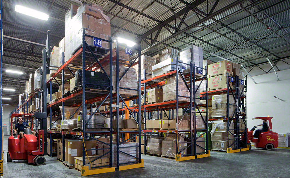 From Cluttered to Controlled: Conquer Warehouse Chaos with Push Back Racking