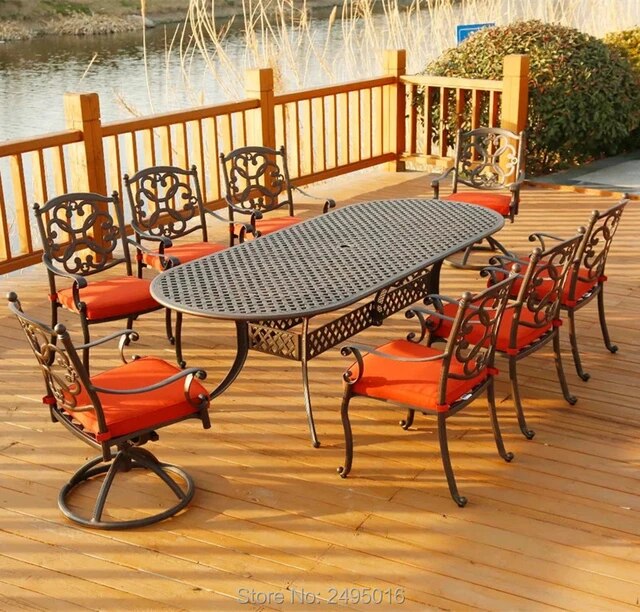 Outdoor Restaurant Furniture: Design and Durability