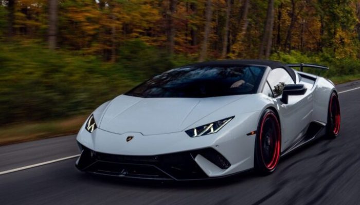 Exploring the Benefits of Lamborghini Rentals