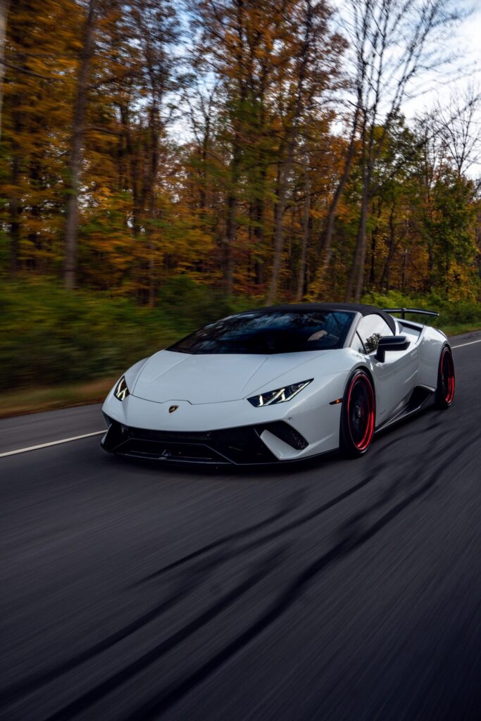 Exploring the Benefits of Lamborghini Rentals