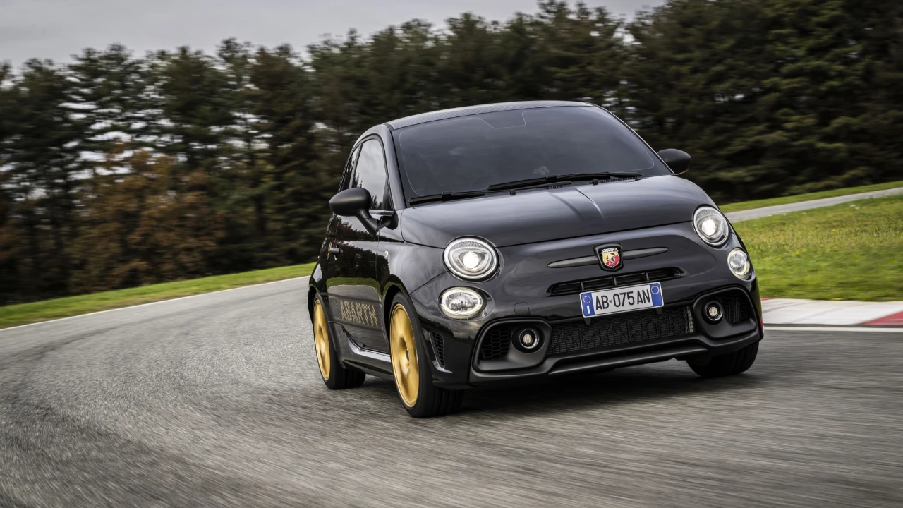 Abarth 695 75° Anniversario unveiled