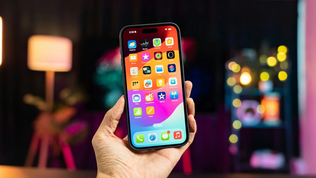 Apple iPhone tops smartphone sales chart in 2023