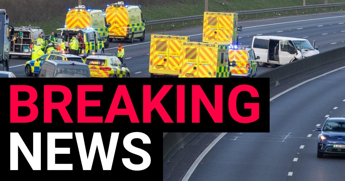 Major crash on M25 today between junction 21 and 22 | UK News